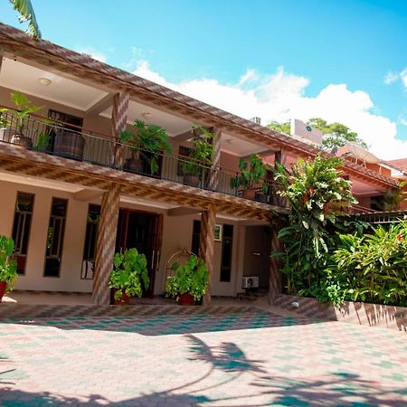 Lush Garden Business Hotel Arusha Esterno foto