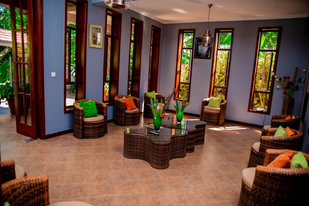 Lush Garden Business Hotel Arusha Esterno foto