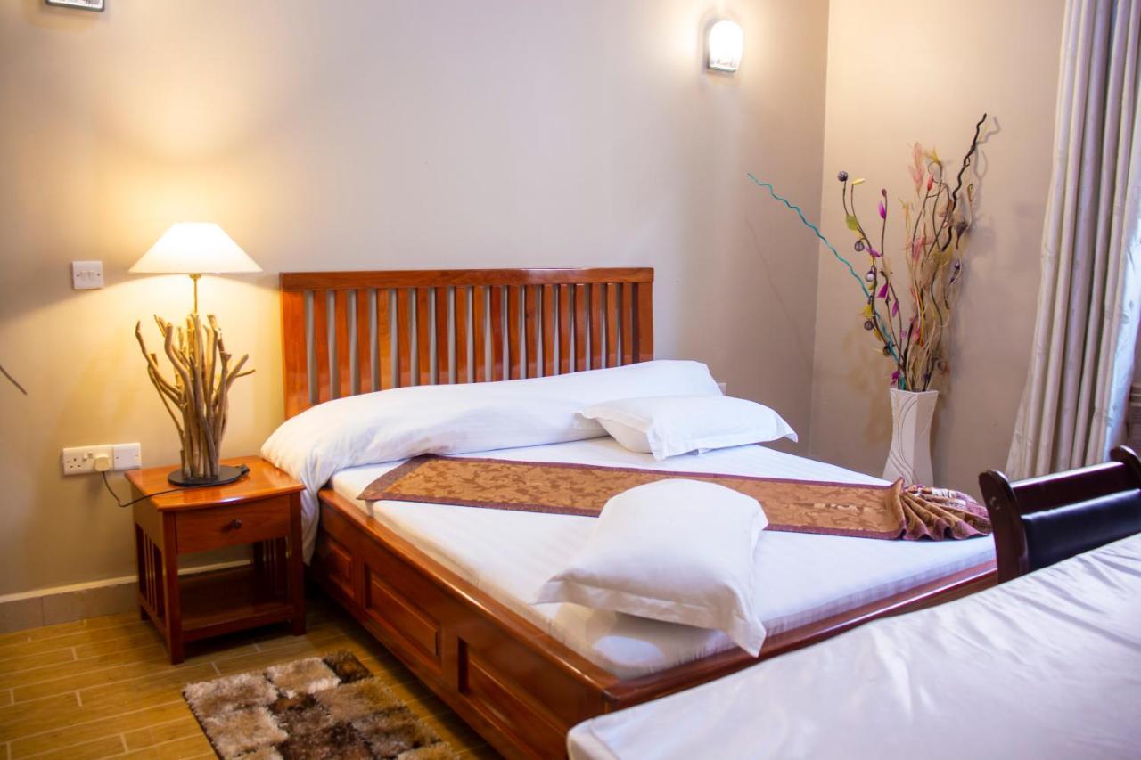Lush Garden Business Hotel Arusha Esterno foto