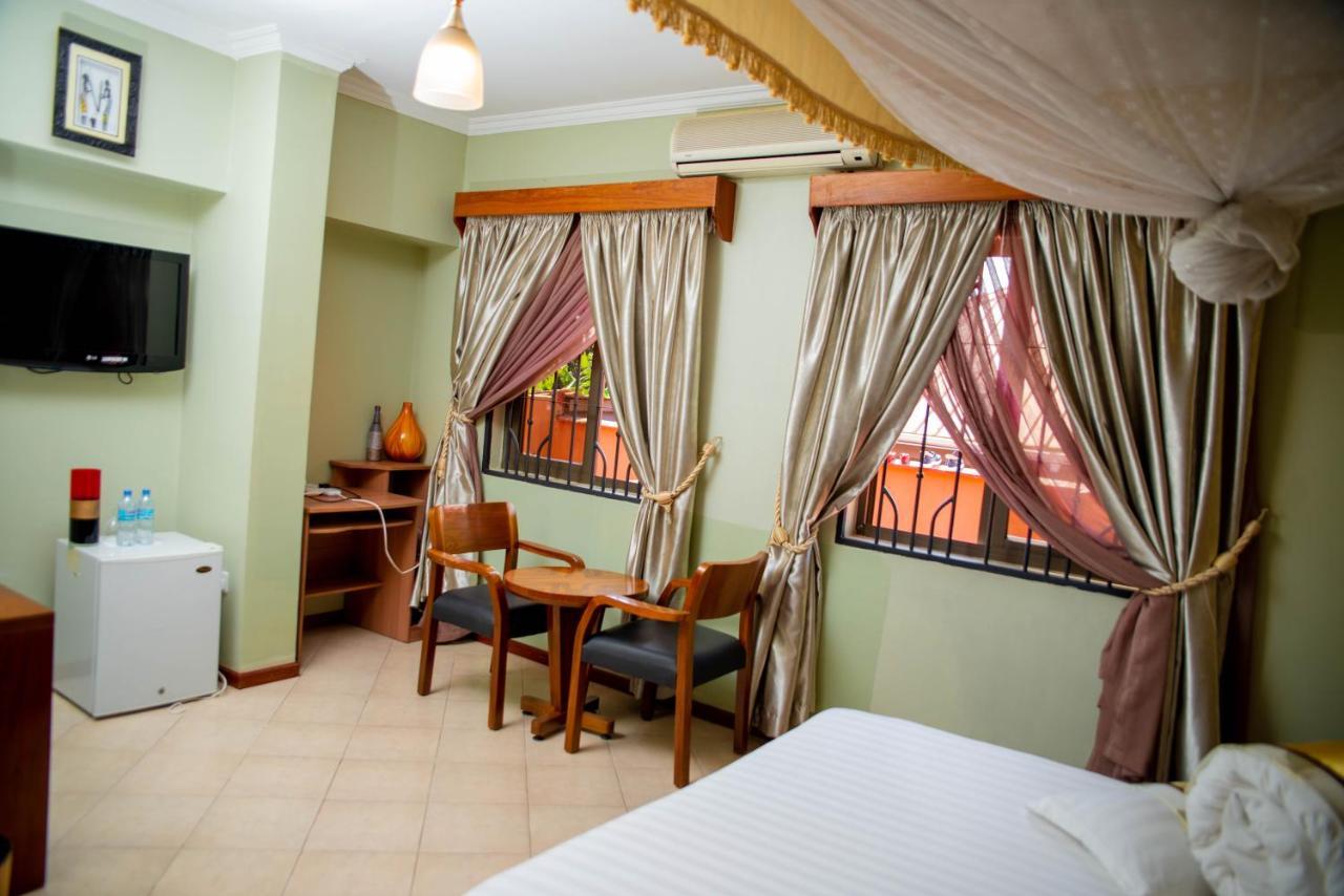 Lush Garden Business Hotel Arusha Esterno foto