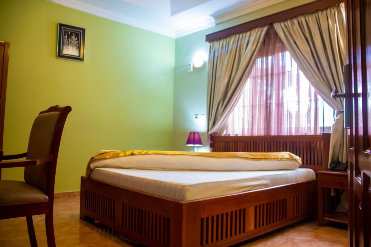 Lush Garden Business Hotel Arusha Esterno foto