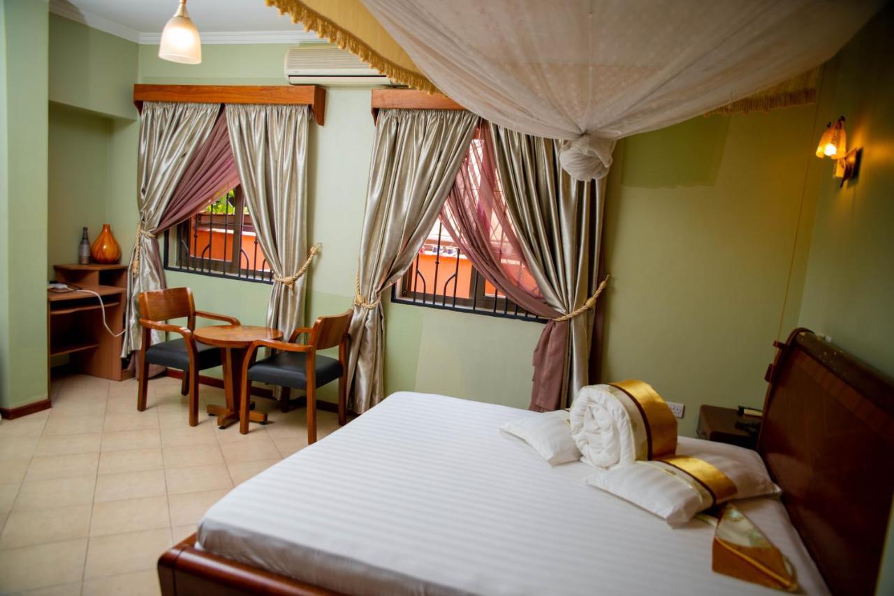 Lush Garden Business Hotel Arusha Esterno foto